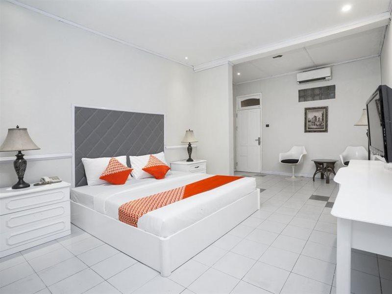 Urbanview Hotel Gading Kencana Samarinda By Reddoorz Exterior photo